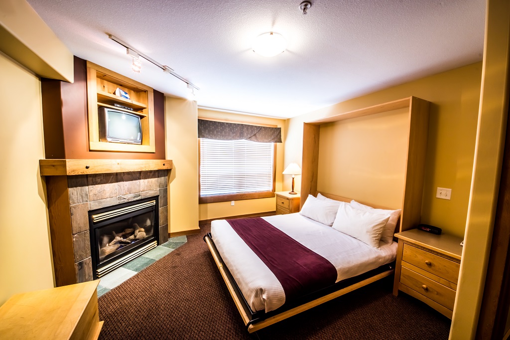 What Is The Minimum Age To Rent A Hotel Room What Is The Minimum Age To Rent A Hotel Room