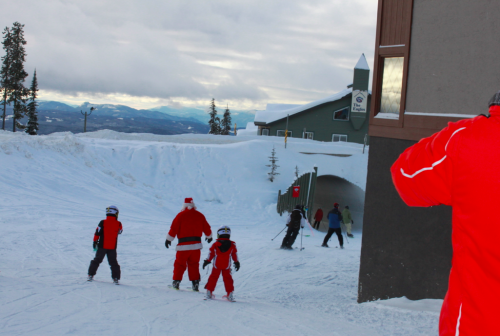 Big White Christmas Day: Ski with Santa4