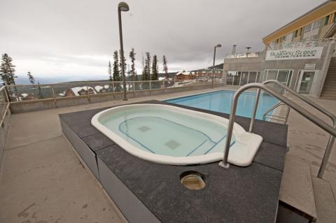 Inn at Big White Exterior Pool and Hot Tub