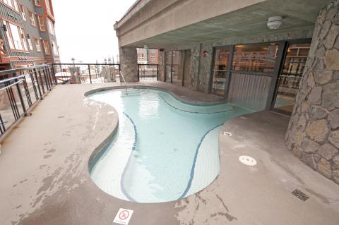 Stonebridge Lodge Exterior Pool 