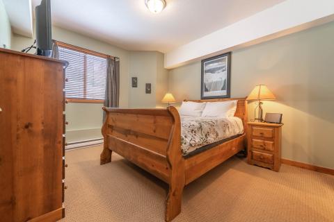 Snowy Creek Lodge Bedroom