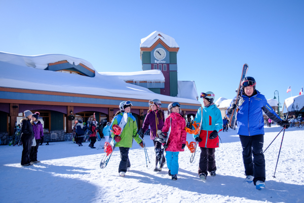 Family skiing