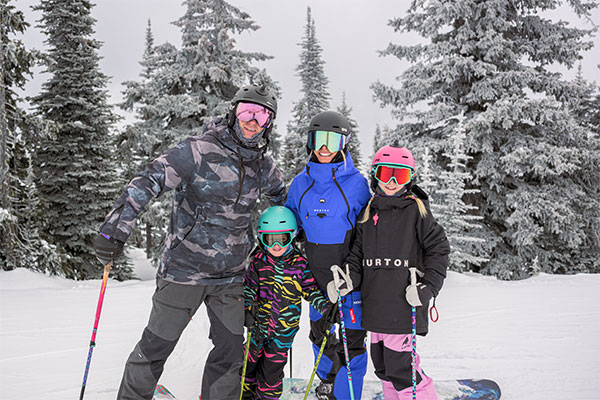 Family on snow